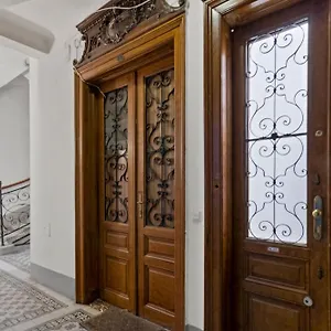 Designer Near Schoenbrunn Appartement