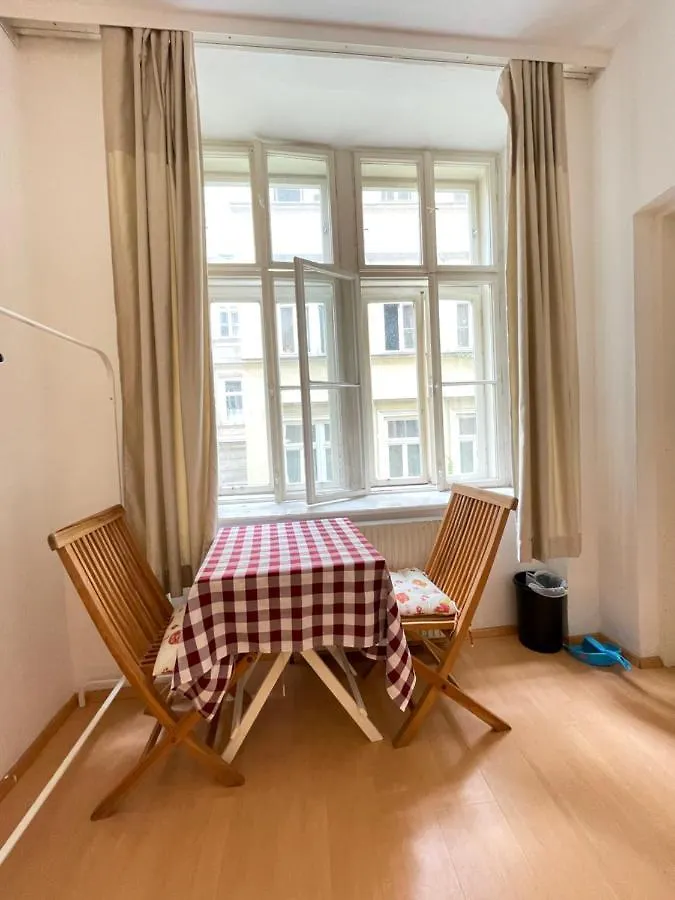 City Apartment And Rooms Vienna Homestay
