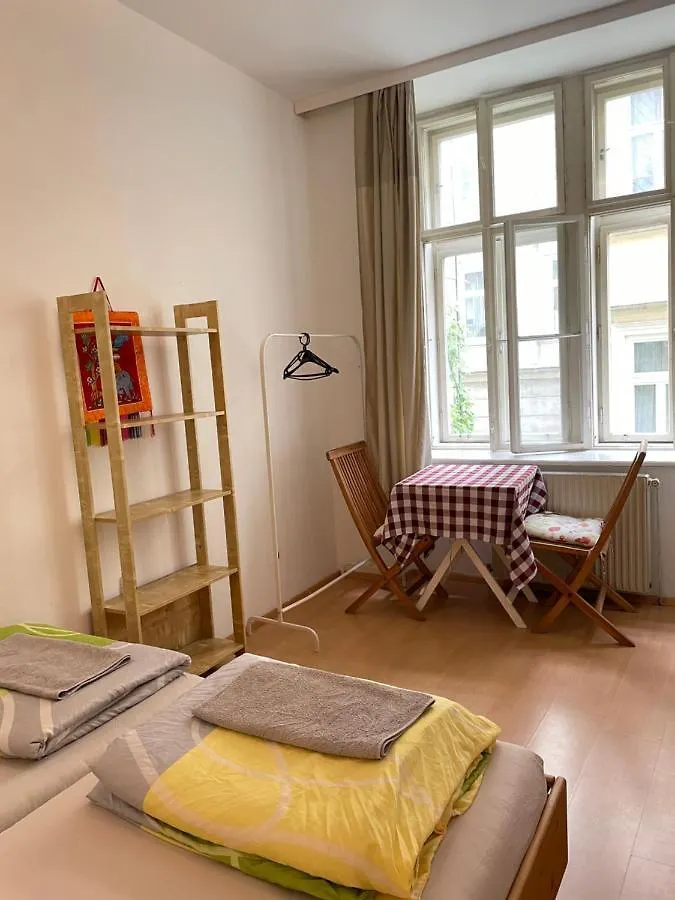 City Apartment And Rooms Vienna Austria