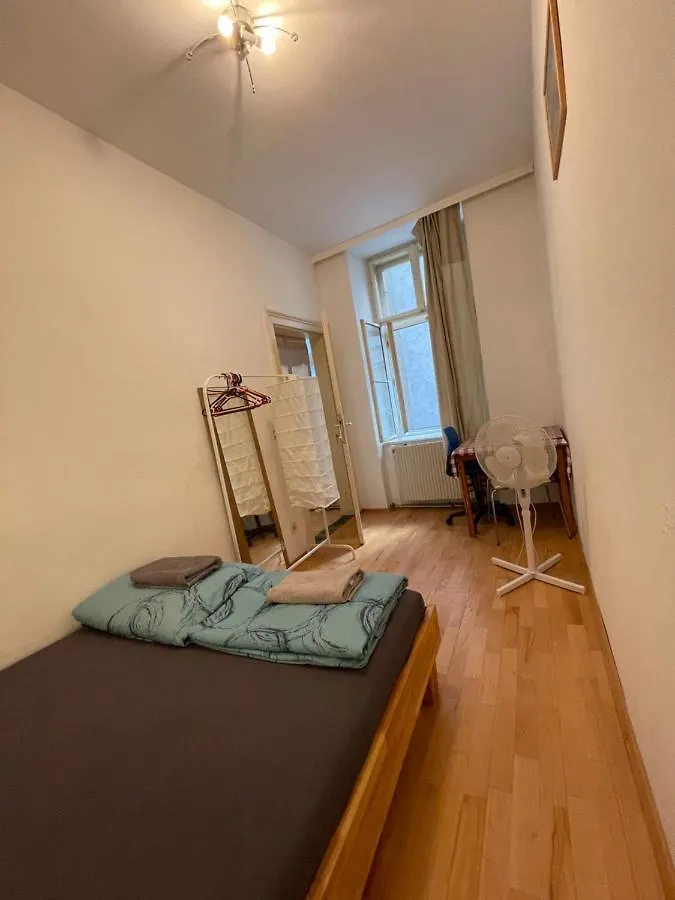 City Apartment And Rooms Vienna Homestay